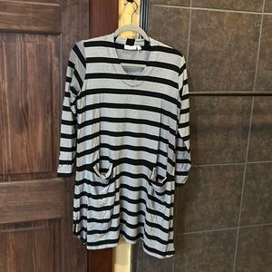 Masai EUC Long Tunic Top size Small in Black and White Stripe